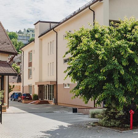 Schiller Apartment 57 - Free Private Parking Brașov Exterior foto